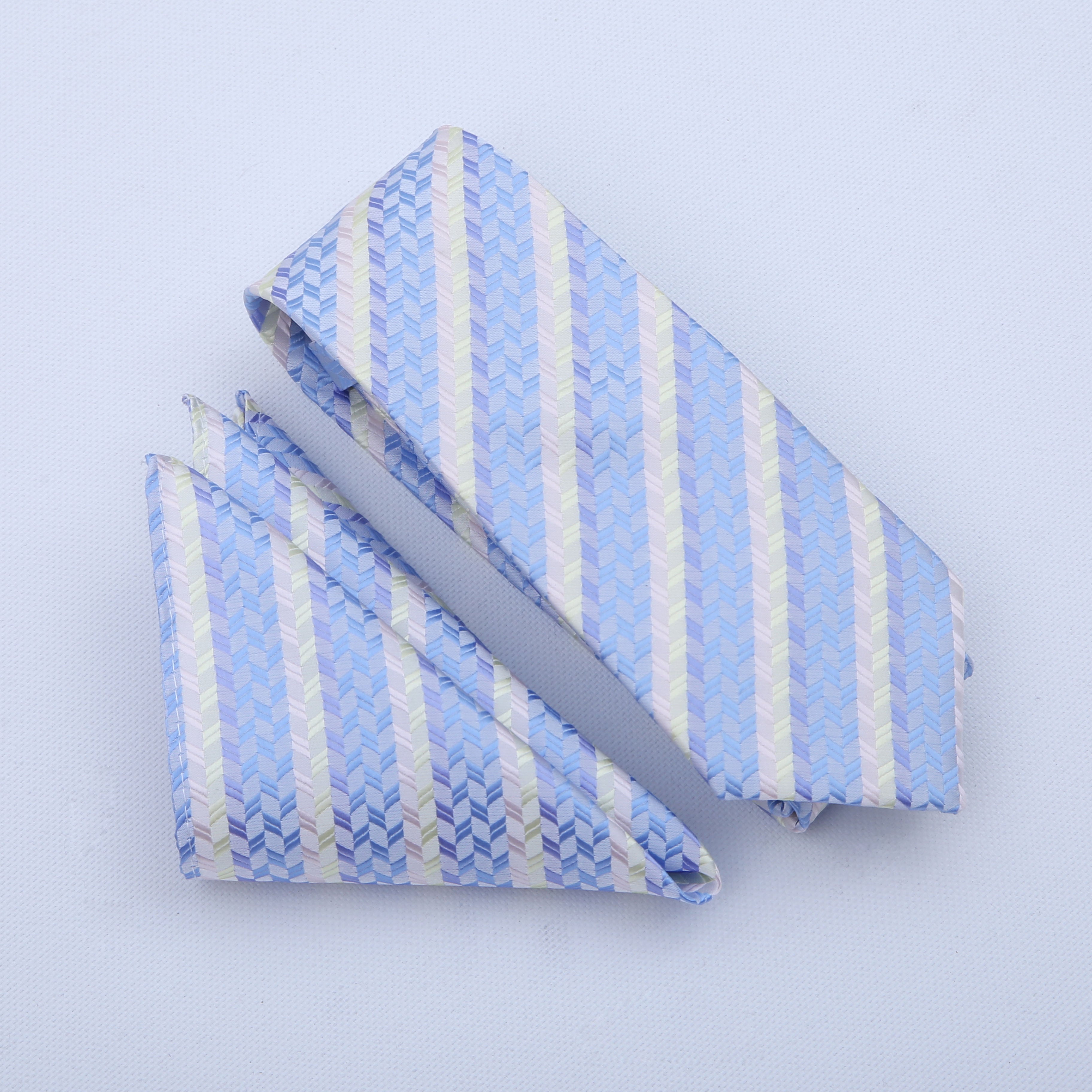 IVORY FLOURISH TIE & POCKET SQUARE