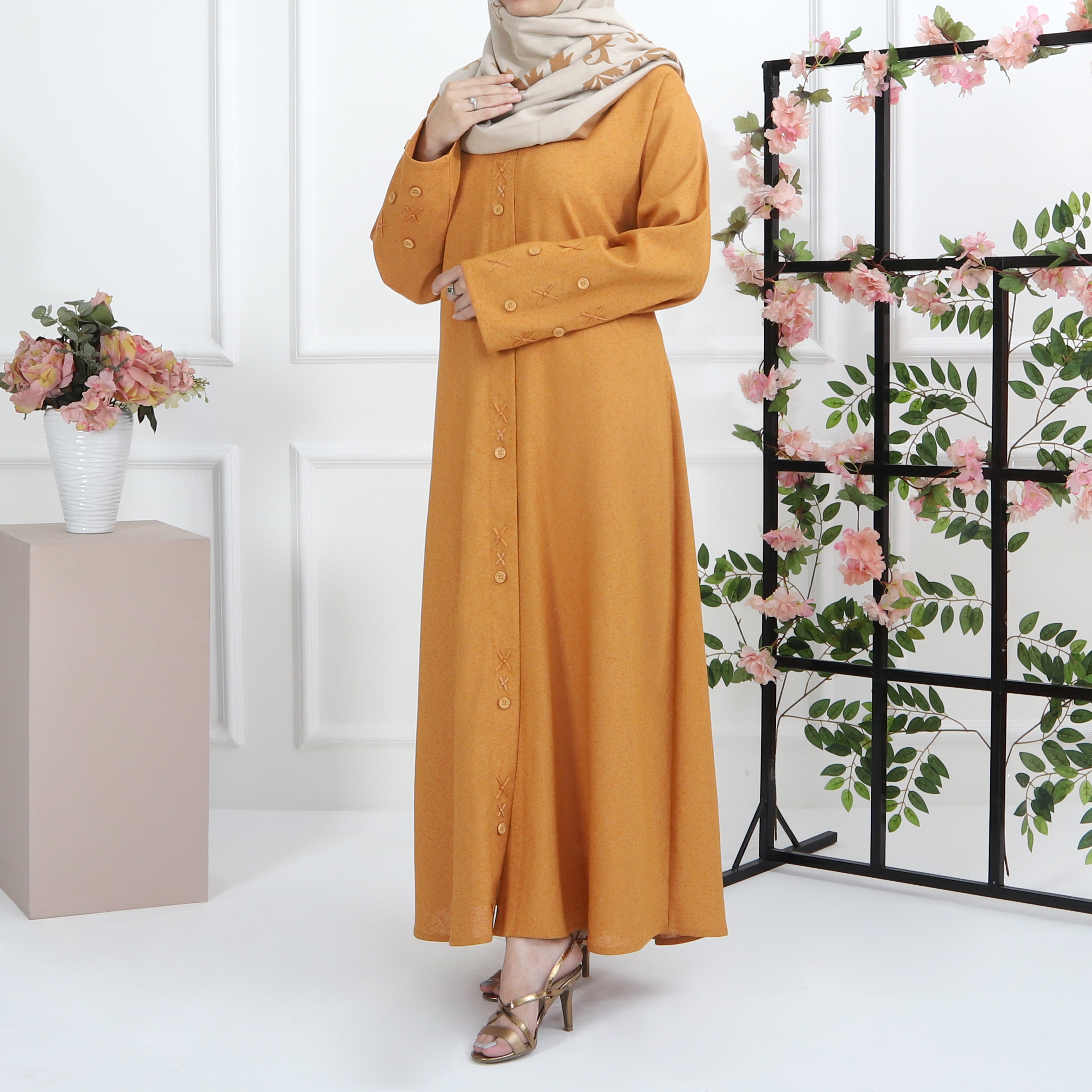 Vohra and clearance saigol abayas